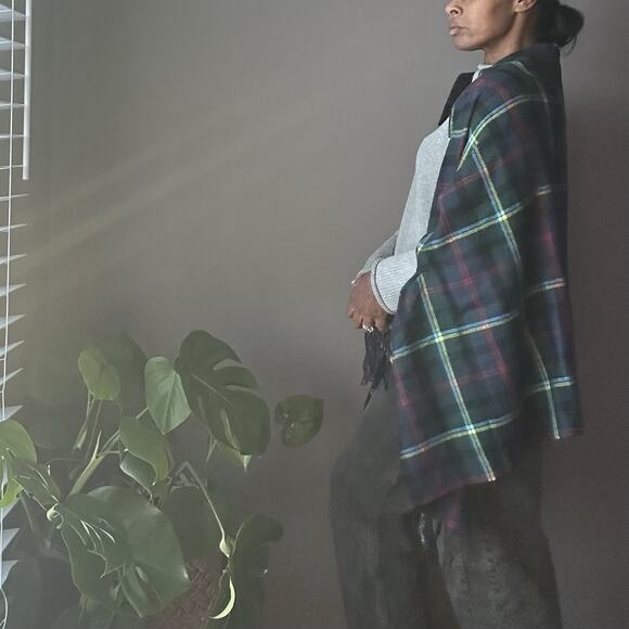 J. Crew Factory Plaid Cape Scarf Poncho Tartan Birch Plaid Navy Green NWT - Picture 4 of 7